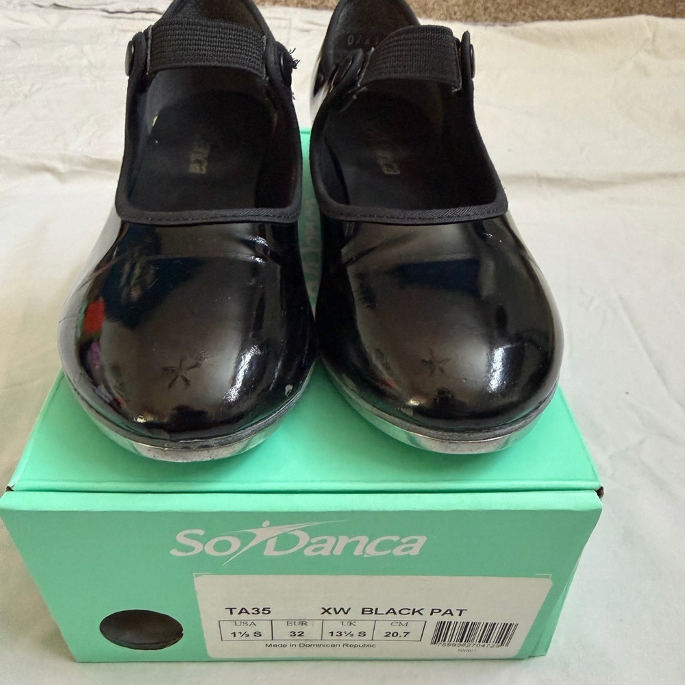 Girls size 1.5 Tap shoes